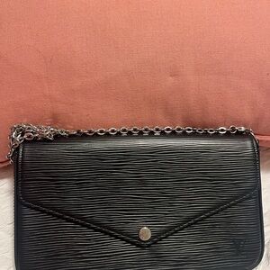 LOUIS VUITTON Felicie Pochette Epi Leather Crossbody Bag Black-used